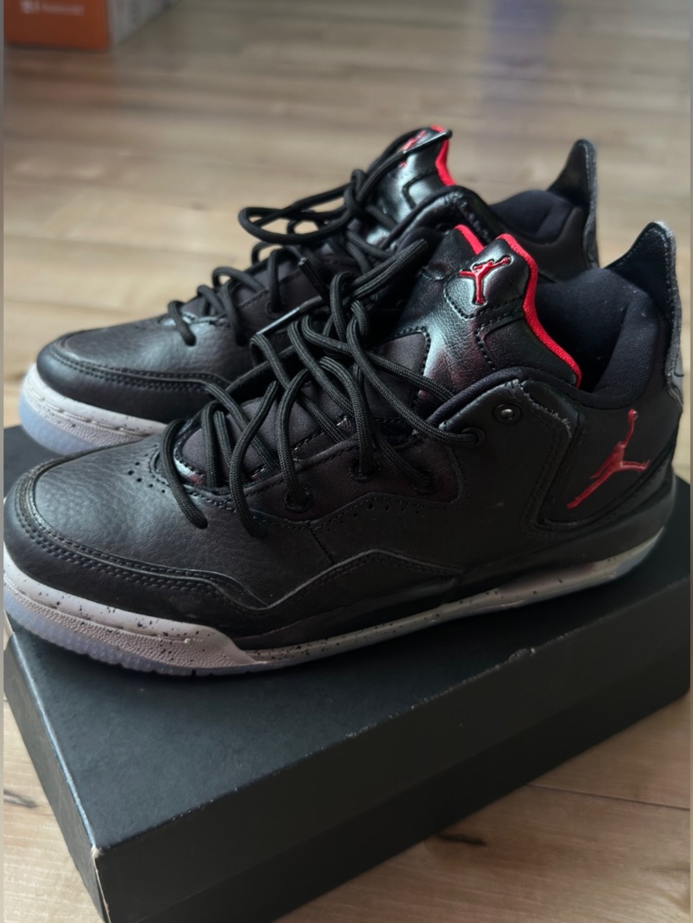 Air Jordan Boys Black/Red Basketball Sneakers